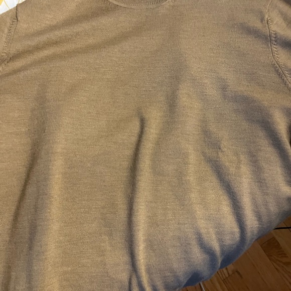 Brooks Brothers Women’s Large Beige Sweater - Picture 3 of 3